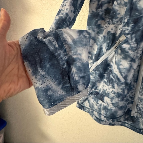 Lululemon Miss Misty Jacket Full Zip Winderbreaker Alberta Silver Fox Blue S - Picture 6 of 13